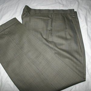 Brown Plaid with Navy Lines. Jos A Bank Gaberdine Wool 38 x 32.5